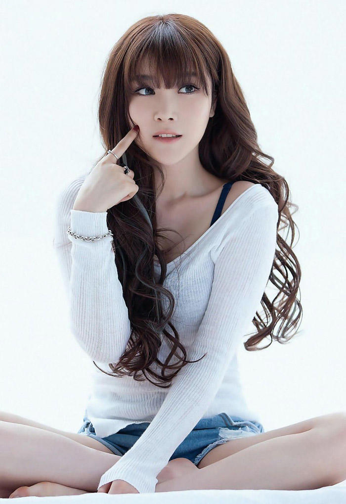清纯可爱美女性感短裤照
