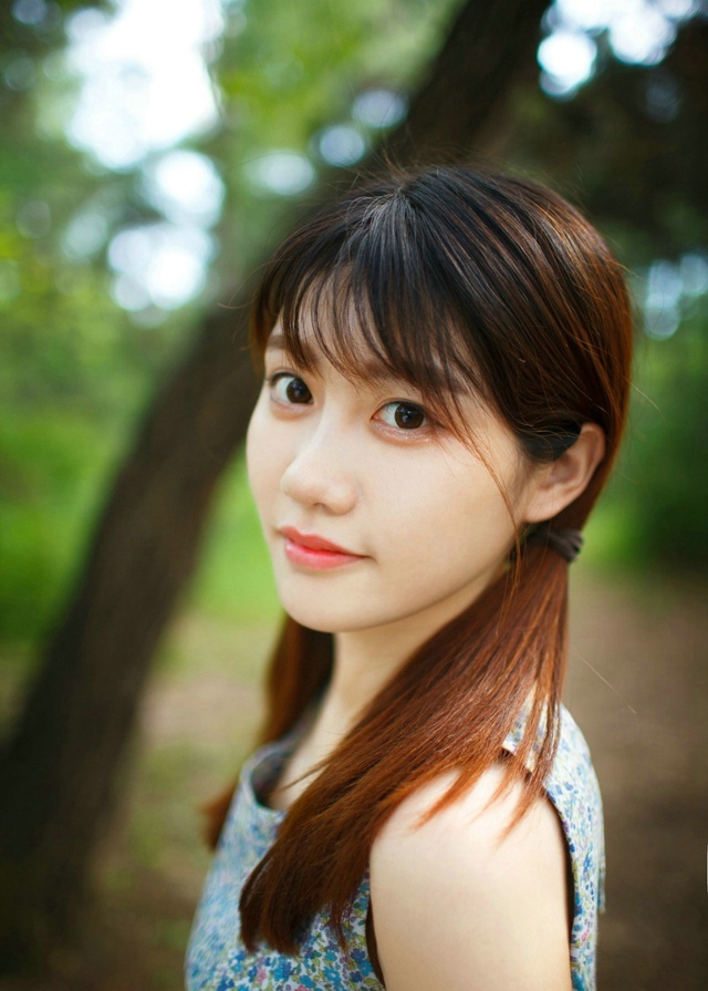 小清新美女碎花短裙写真(1)