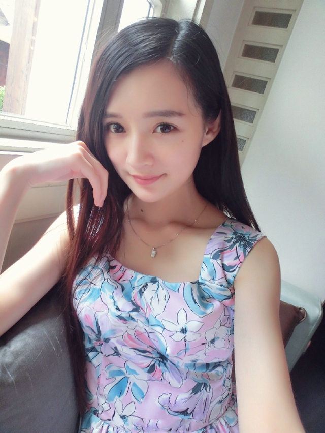 平面模特陈丹婷私房自拍美照(1)