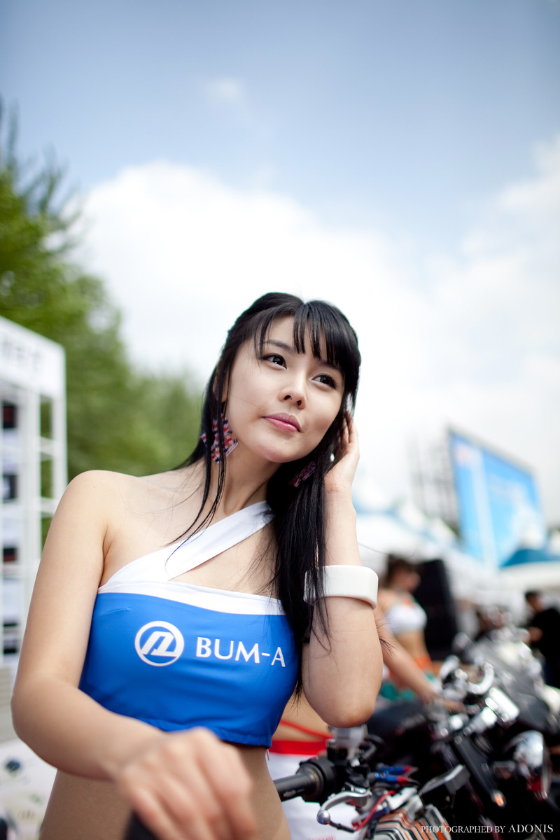 韩国最美性感车模李智友写真惹火撩人(2)