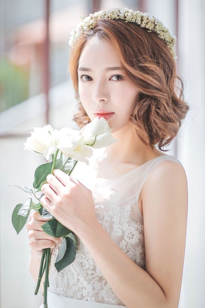 浪漫唯美气息婚纱美女靓丽清纯治愈系写真图片(3)