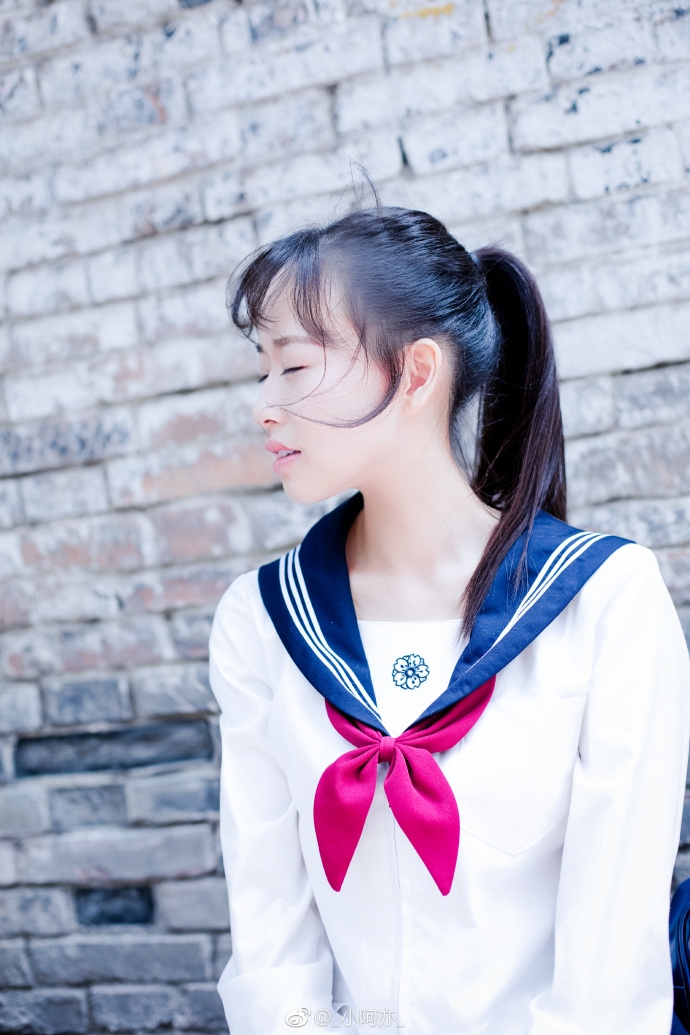 清纯学生妹清澈的眼光在微凉的春风中街拍唯美写真(3)
