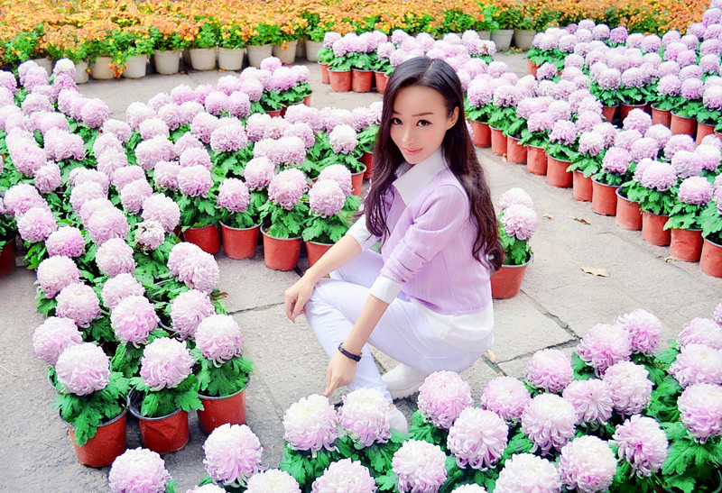 美女模特艾子希花丛唯美写真清纯动人(3)