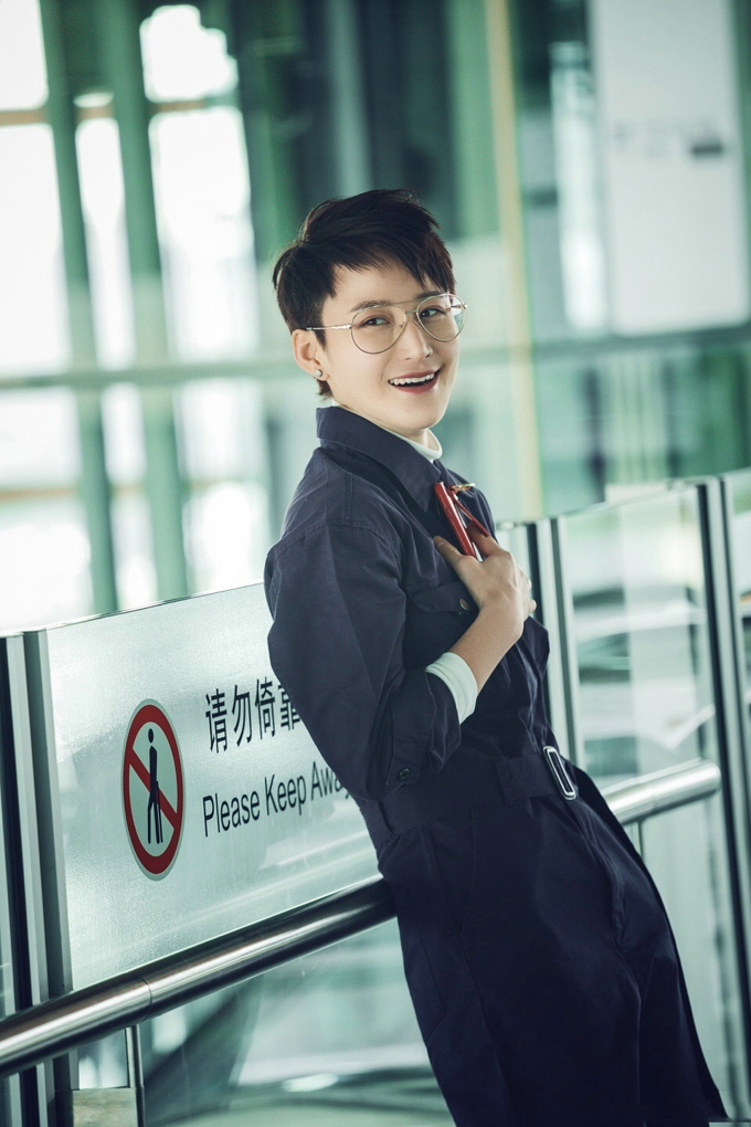 蒋璐霞帅气街拍图片(1)