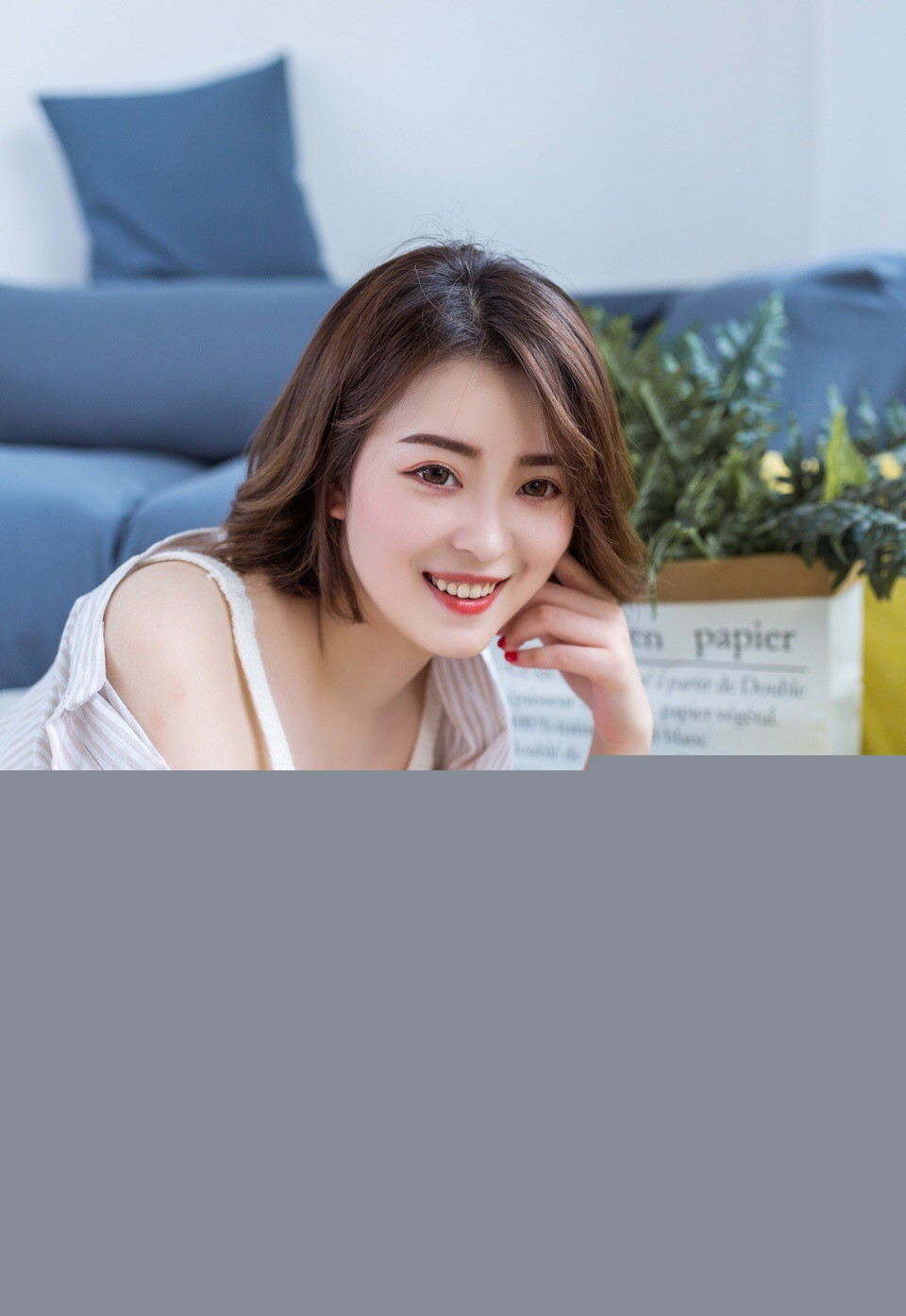 极品少妇美女吊带酥胸性感美腿写真(3)