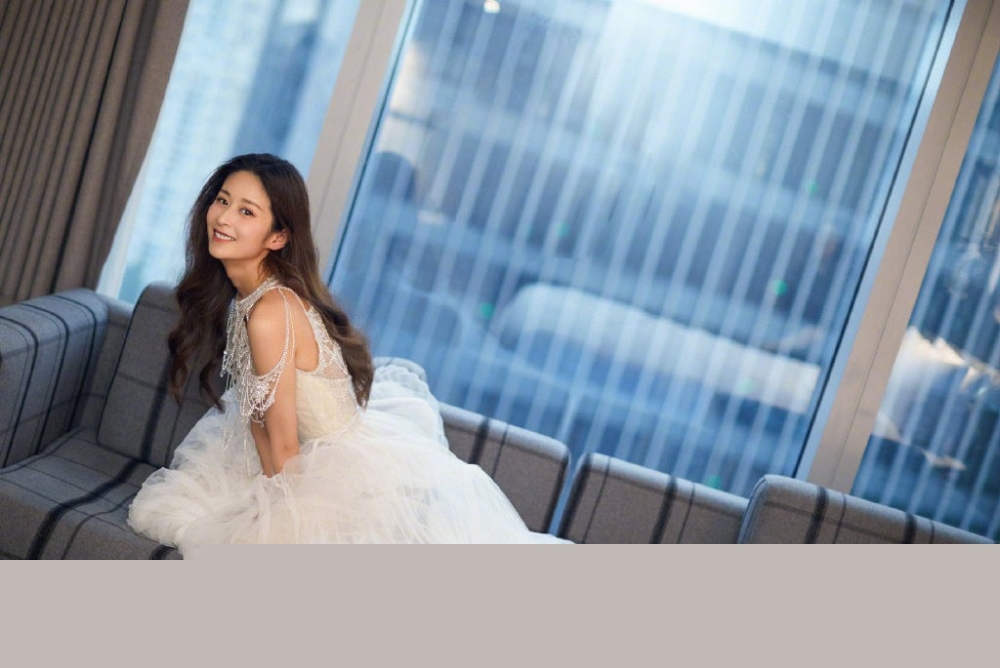 颖儿甜美纱裙梦幻迷人写真图片(2)