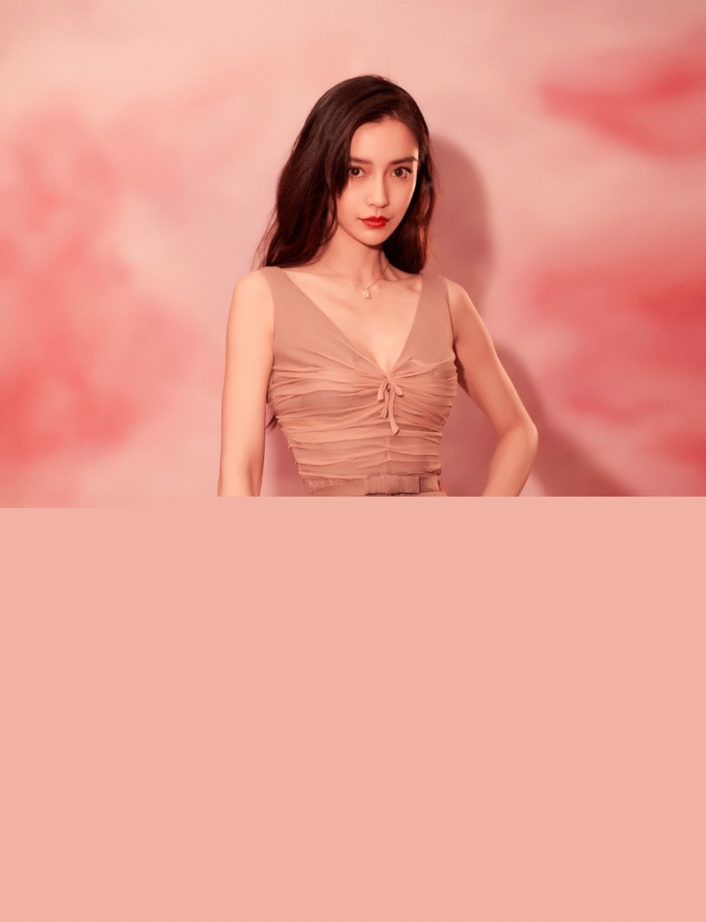 成熟美女angelababy梦幻深v长裙漂亮御姐性感写真图片(1)