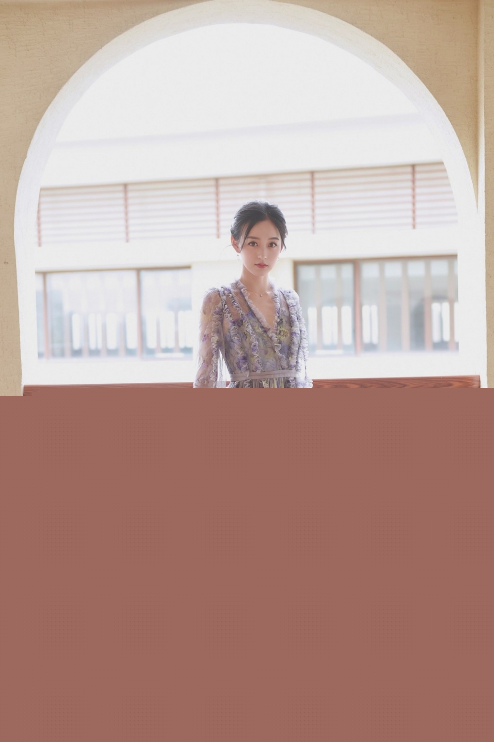 甜美美女何泓姗海边唯美写真(3)