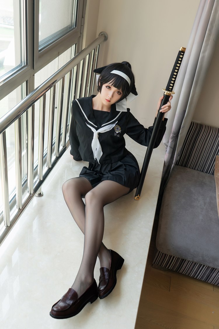 神秘黑发动漫少女黑丝美腿童颜萝莉写真(3)