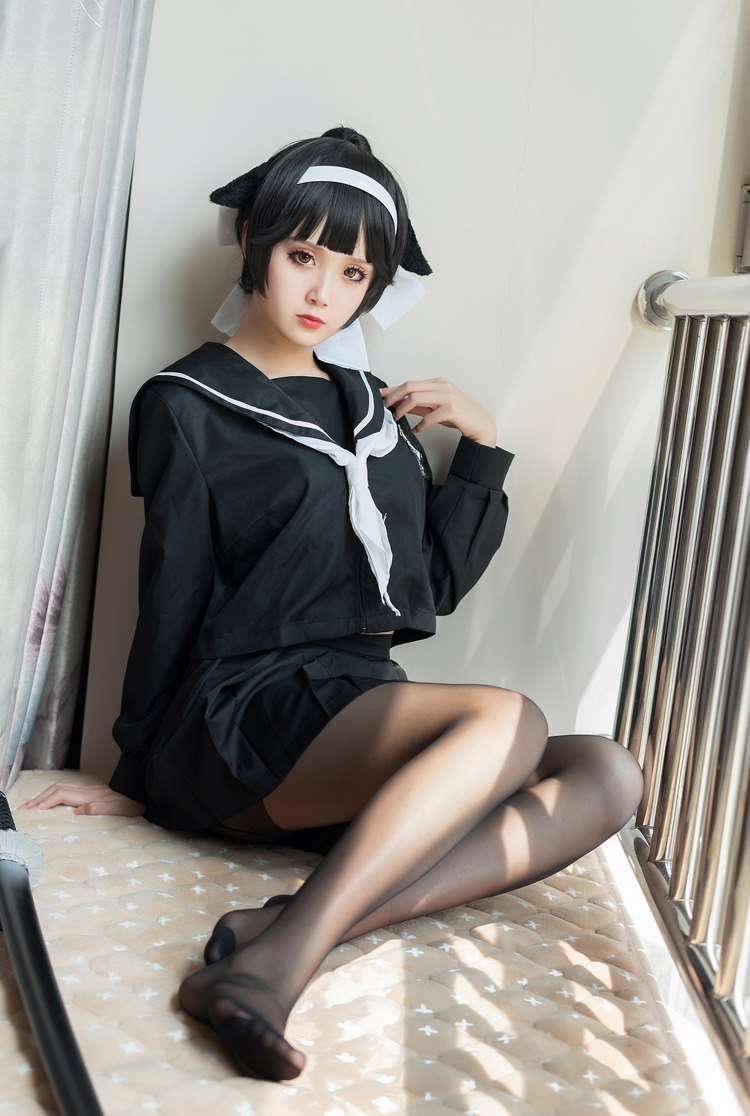 神秘黑发动漫少女黑丝美腿童颜萝莉写真(2)